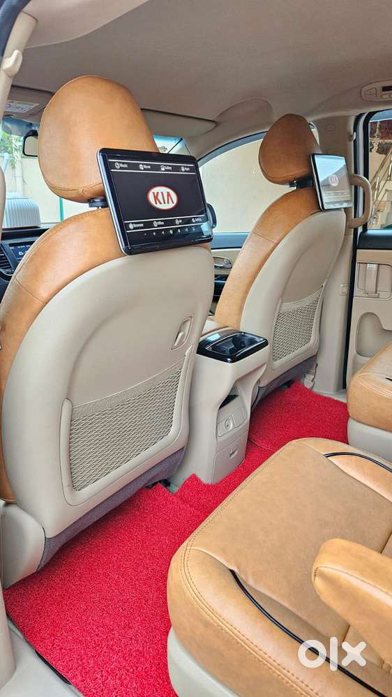 Kia Carnival Premium, 2021, Diesel