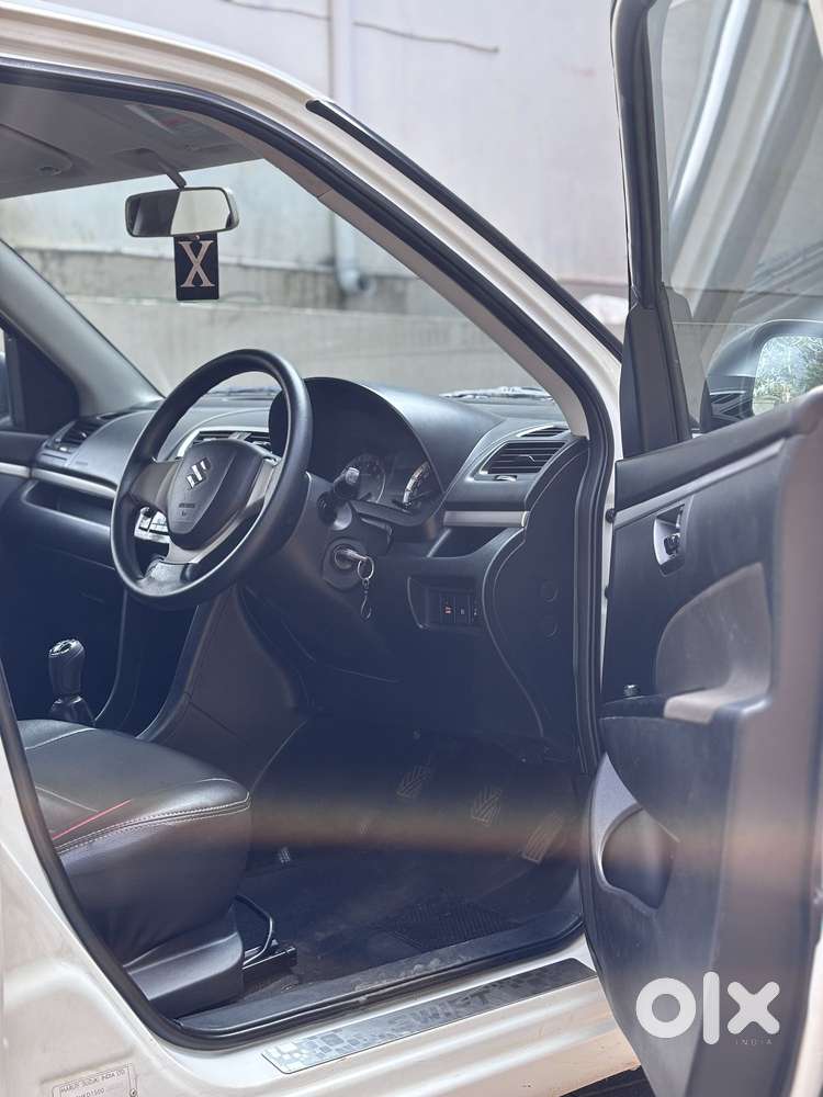 Maruti Suzuki Swift Vxi 1.2 Abs Bs-iv, 2017, Petrol