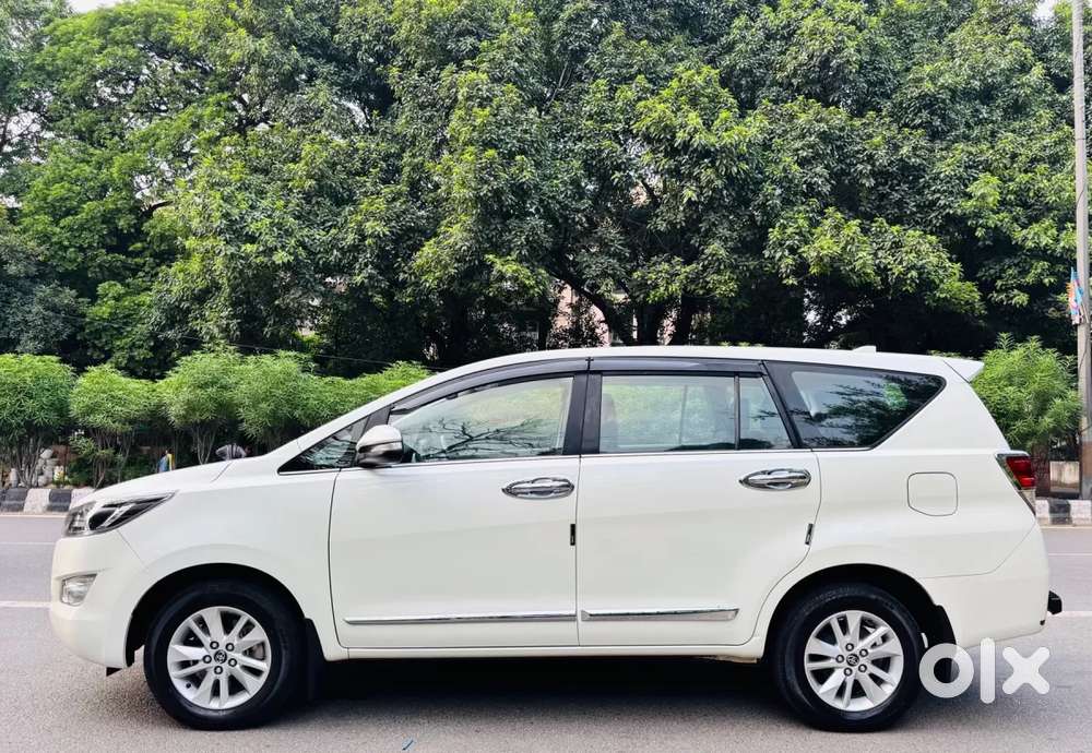 Toyota Innova Crysta [2020-ongoing] 2.4 Vx 7 Str, 2017, Diesel