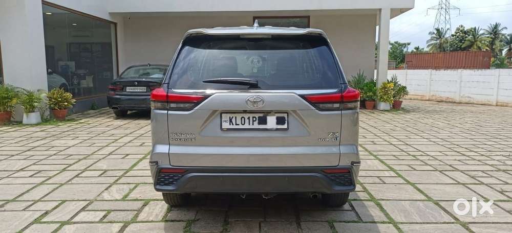 Toyota Innova Hycross 2.0 Zx Hybrid 7 Str, 2023, Petrol
