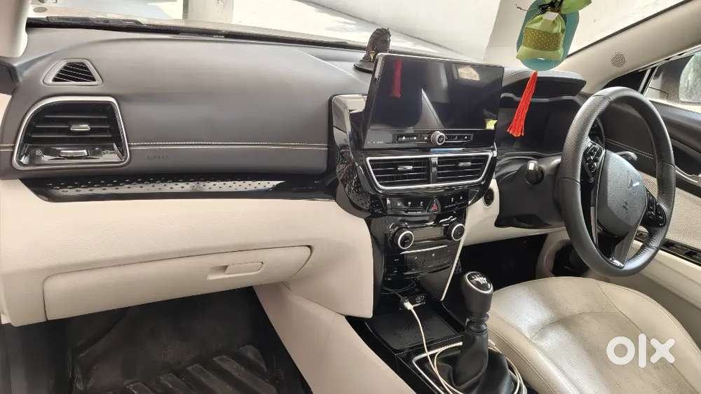 Mahindra Xuv 3xo 2024 Petrol 11800 Km Driven