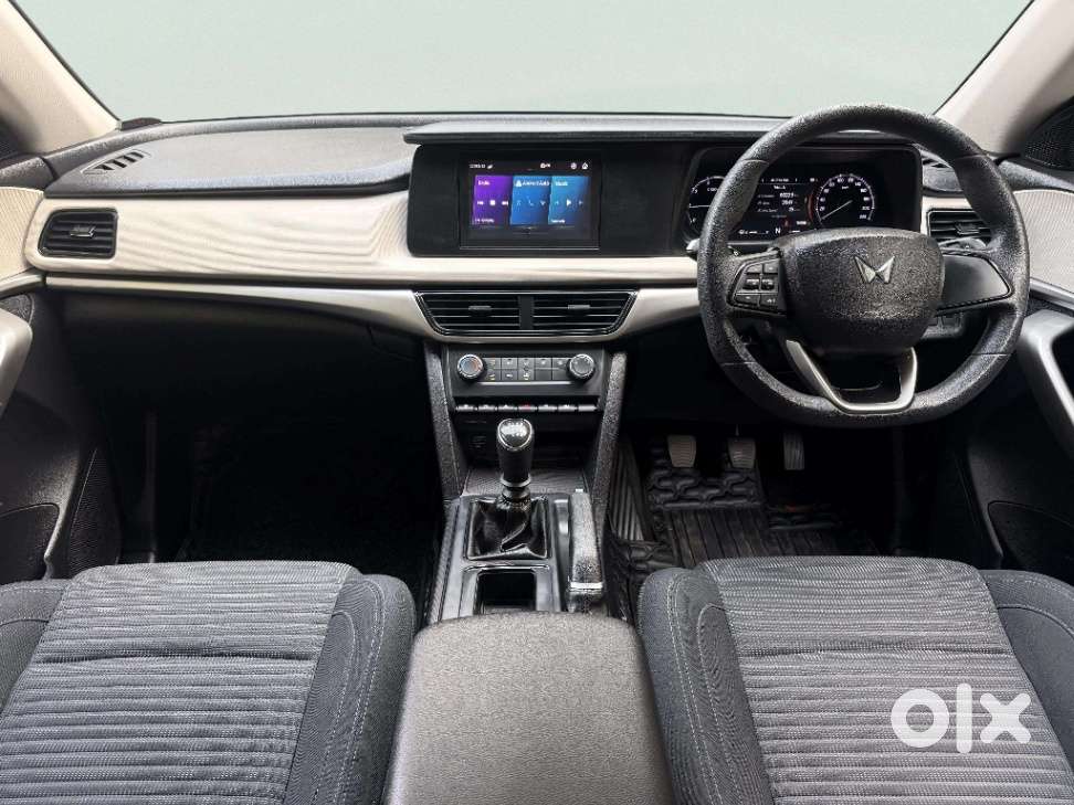 Mahindra Xuv700 2.2 Mx Diesel Mt 5 Str, 2026, Diesel