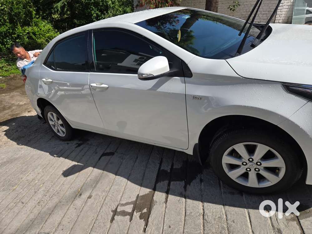 Toyota Corolla Altis 2016 Petrol Well Maintained