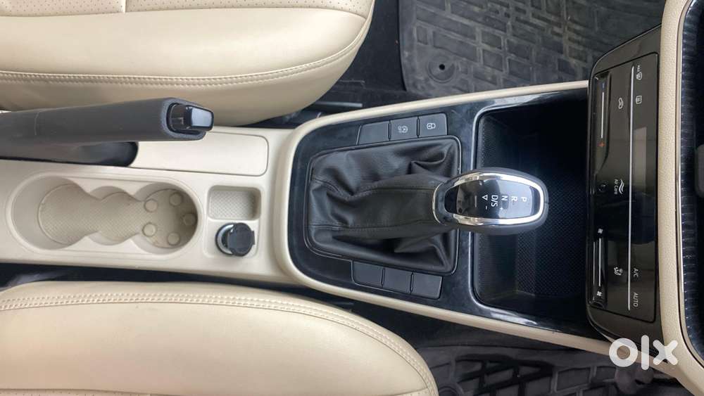 Skoda Slavia 1.0 Ambition Tsi At, 2023, Petrol