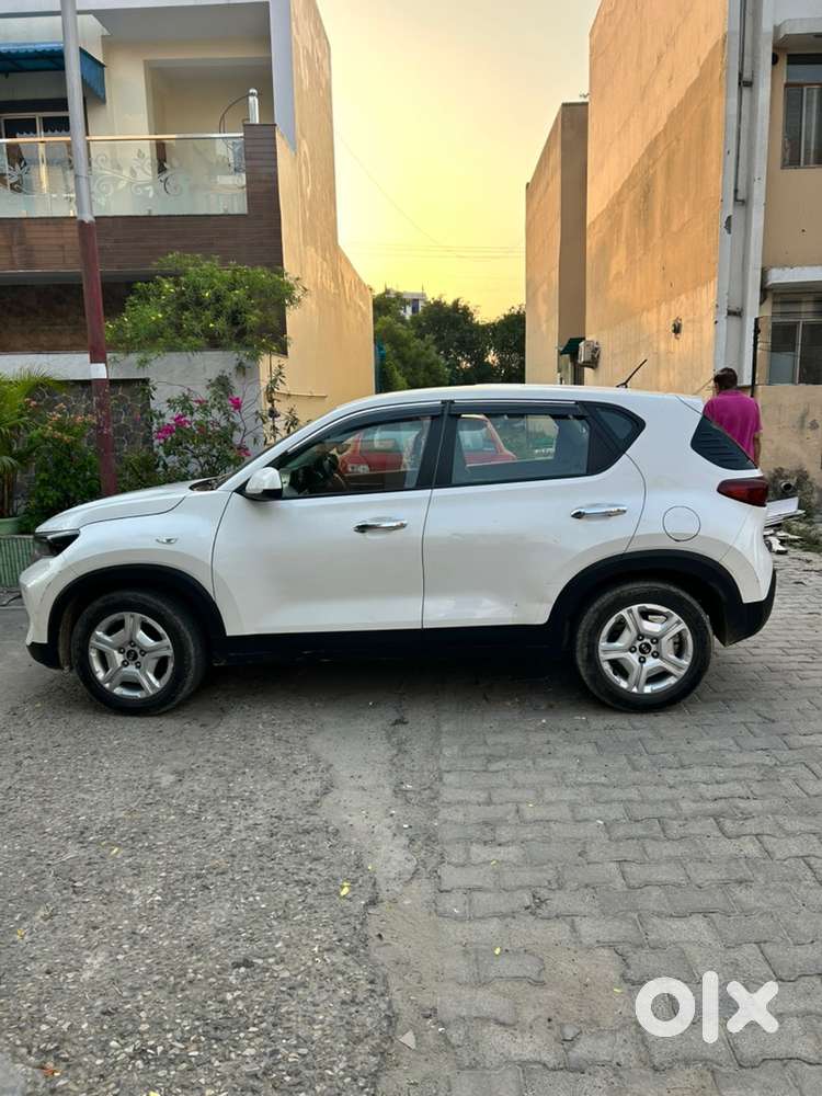 Kia Sonet Petrol 2021