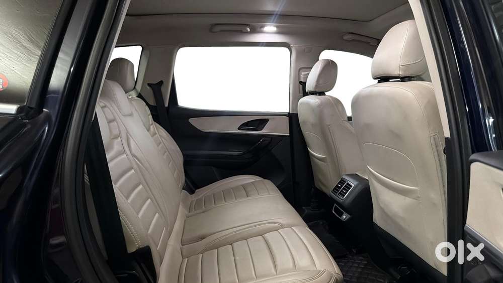 Mahindra Xuv700 2.0 Ax 5 Petrol At Str, 2022, Petrol