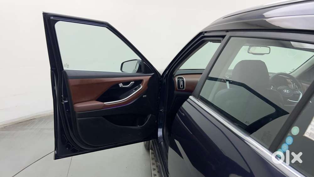 Hyundai Alcazar 2.0 Signature (o) Petrol At 6 Str, 2022, Petrol