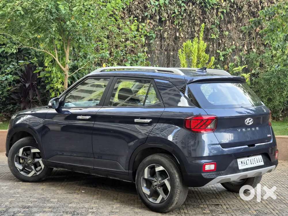 Hyundai Venue 2020 Petrol Well Maintained Brand New Tyres