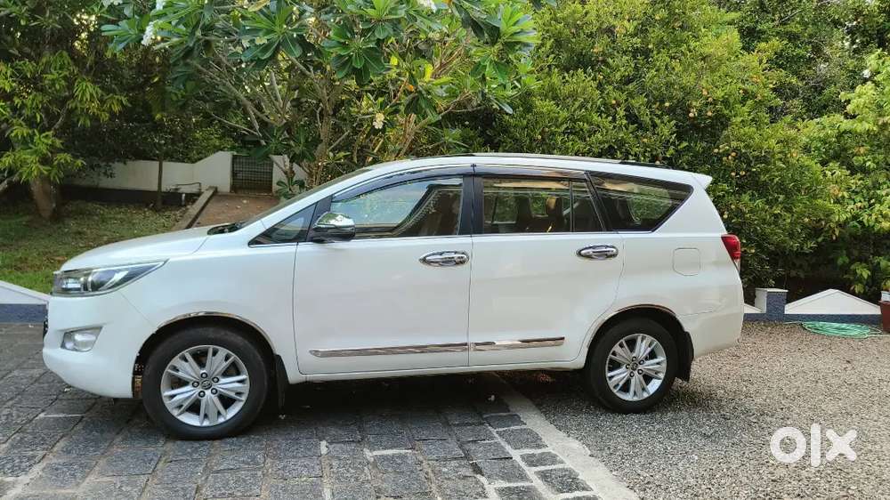 Toyota Innova 2016