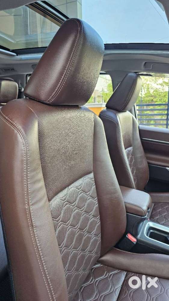 Toyota Innova Hycross 2.0 Zx (o) Hybrid 7 Str, 2025, Petrol