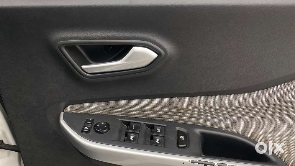 Nissan Magnite 1.0 Xv Executive, 2022, Petrol