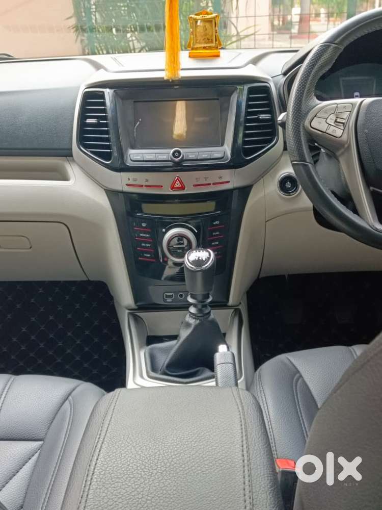 Mahindra Xuv300 W8, 2022, Petrol