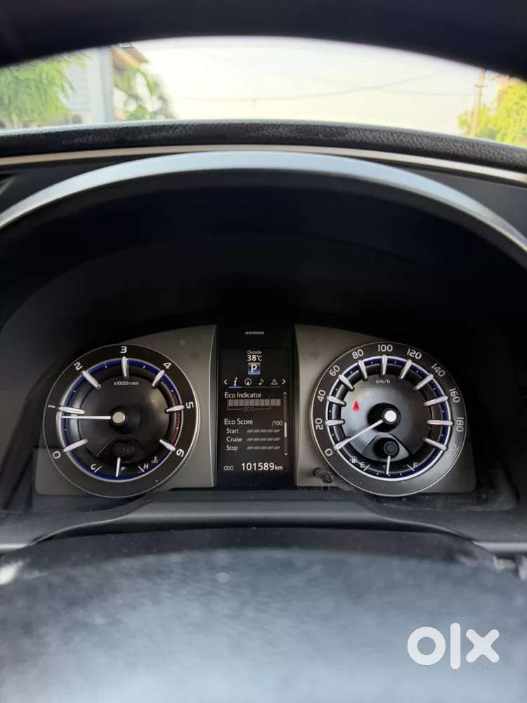 Toyota Innova Crysta 2.8 Zx At 7 Seater, 2016, Diesel