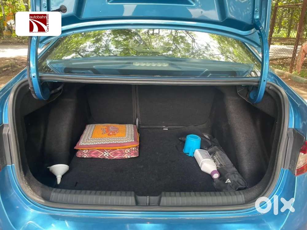 Skoda Slavia Style 1.0l Tsi At, 2023, Petrol