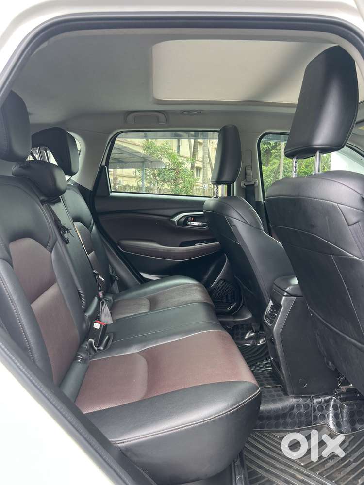 Maruti Suzuki Grand Vitara 1.5 Alpha Smart Hybrid At, 2023, Petrol