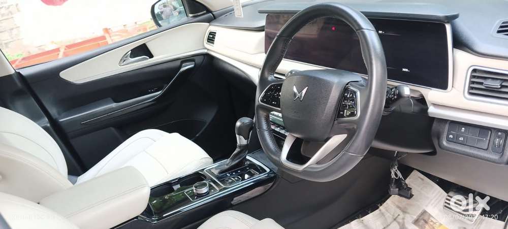 Mahindra Xuv700 2.2 Ax 7 Diesel At Luxury Pack Str, 2023, Diesel