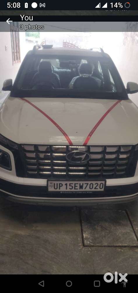 Hyundai Venue 2025 Petrol 3500 Km Driven
