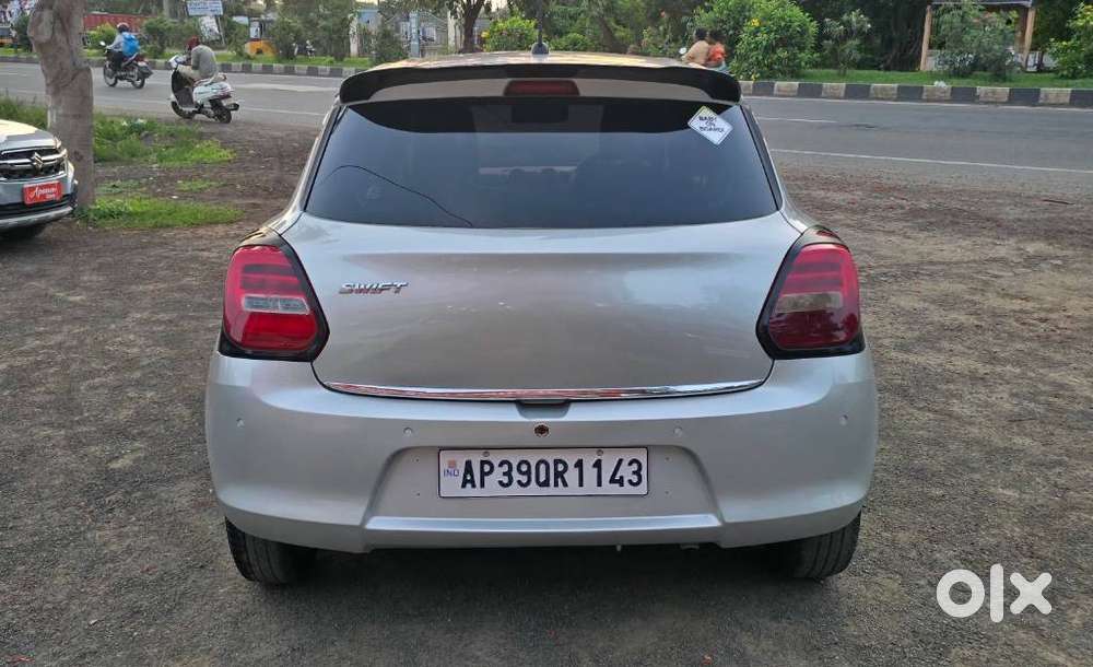 Maruti Suzuki Swift Vxi + Manual, 2022, Petrol