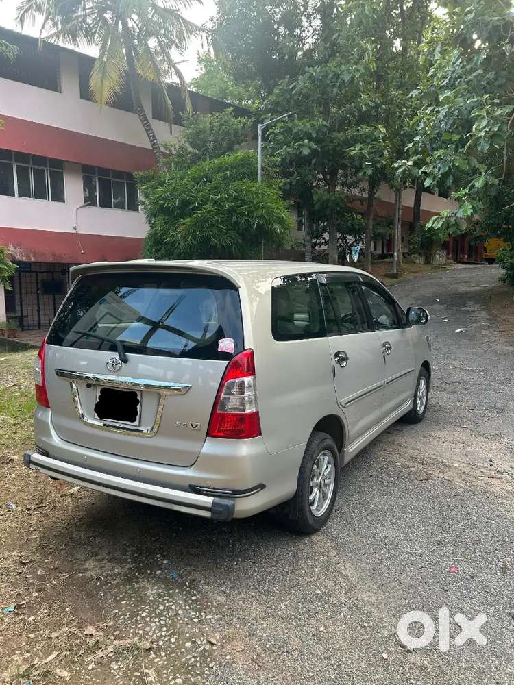Toyota Innova 2012 Diesel 85000 Km Driven