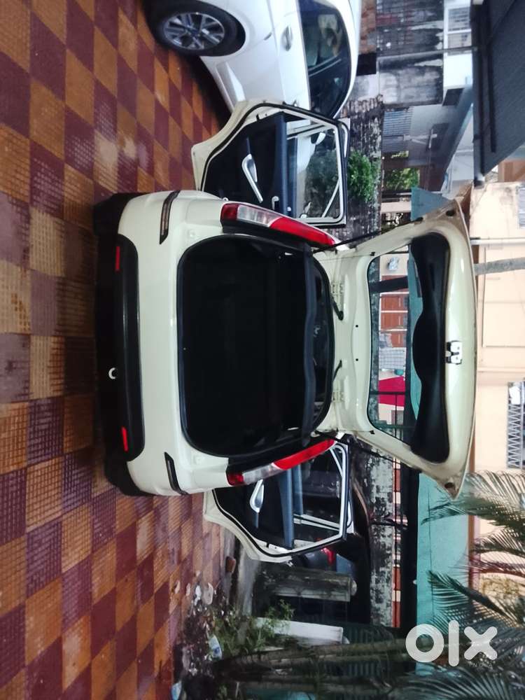 Ford Figo 1.2p Trend Mt, 2015, Petrol