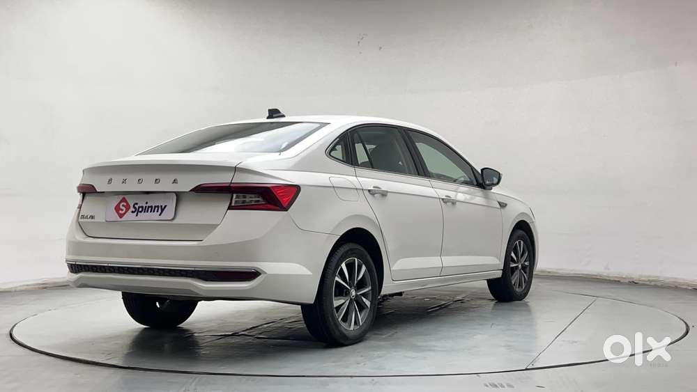Skoda Slavia Style 1.0l Tsi At, 2022, Petrol