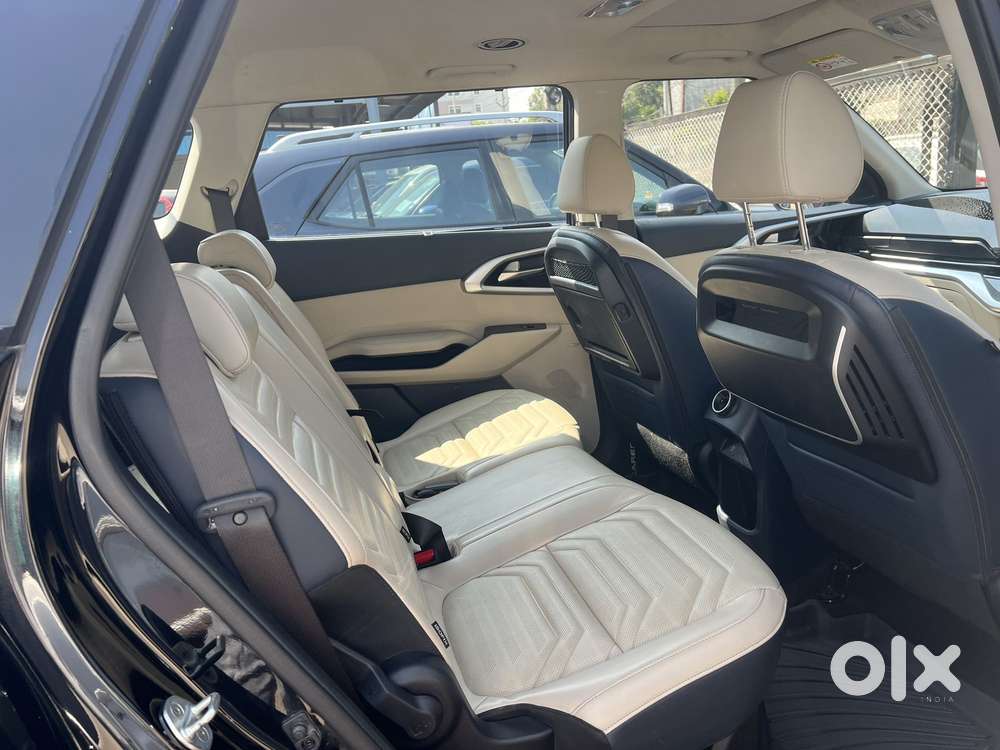 Kia Carens 1.4 Luxury Plus Dct 7 Str, 2022, Petrol