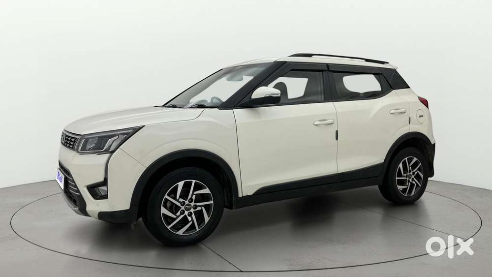 Mahindra Xuv300 1.2 W8 (o) Amt Petrol, 2022, Petrol