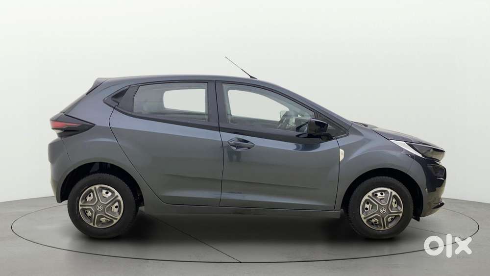 Tata Altroz 1.2 Xe, 2020, Petrol