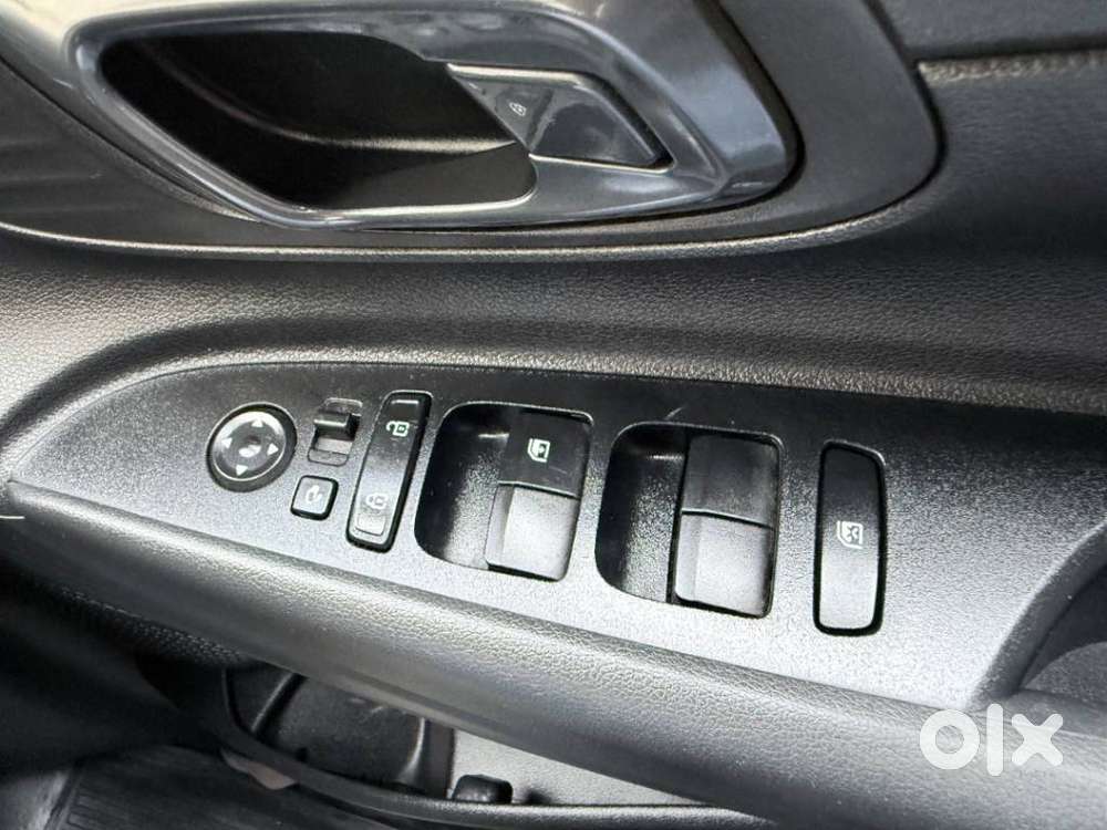 Hyundai I20 Sportz 1.2 Ivt, 2023, Petrol