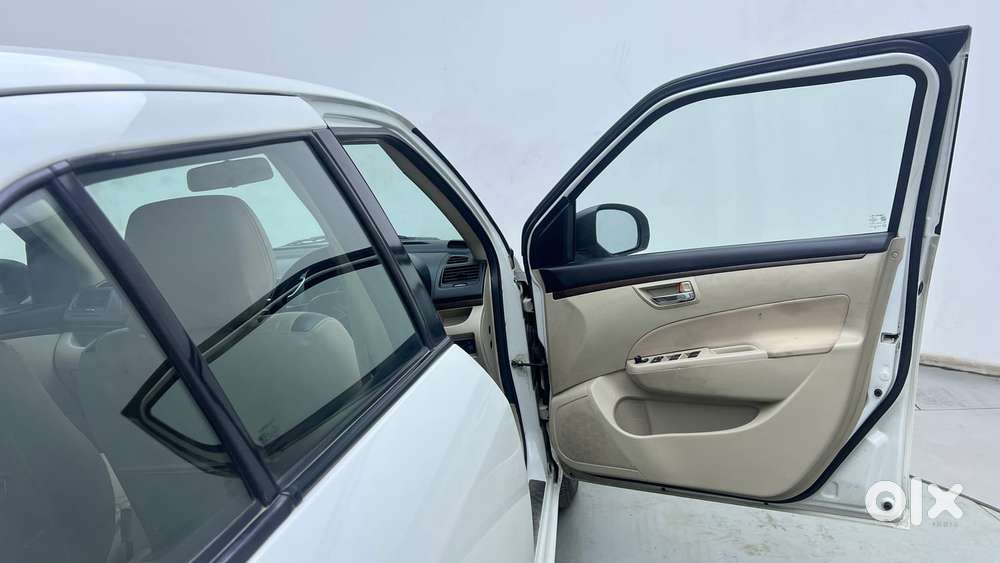 Maruti Suzuki Swift Dzire Amt Vxi, 2017, Petrol