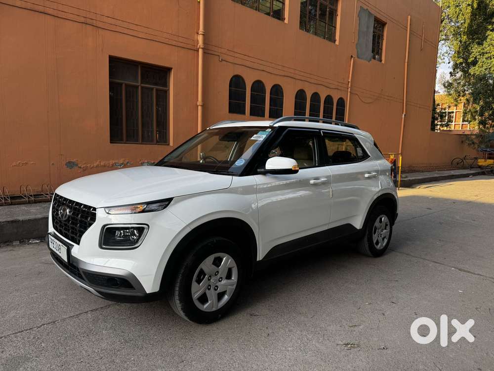 Hyundai Venue S (o) 1.2 Petrol Knight Edition, 2021, Petrol