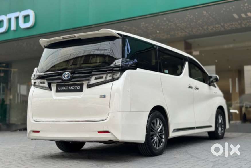 Toyota Vellfire Vip – Executive Lounge, 2022, Petrol