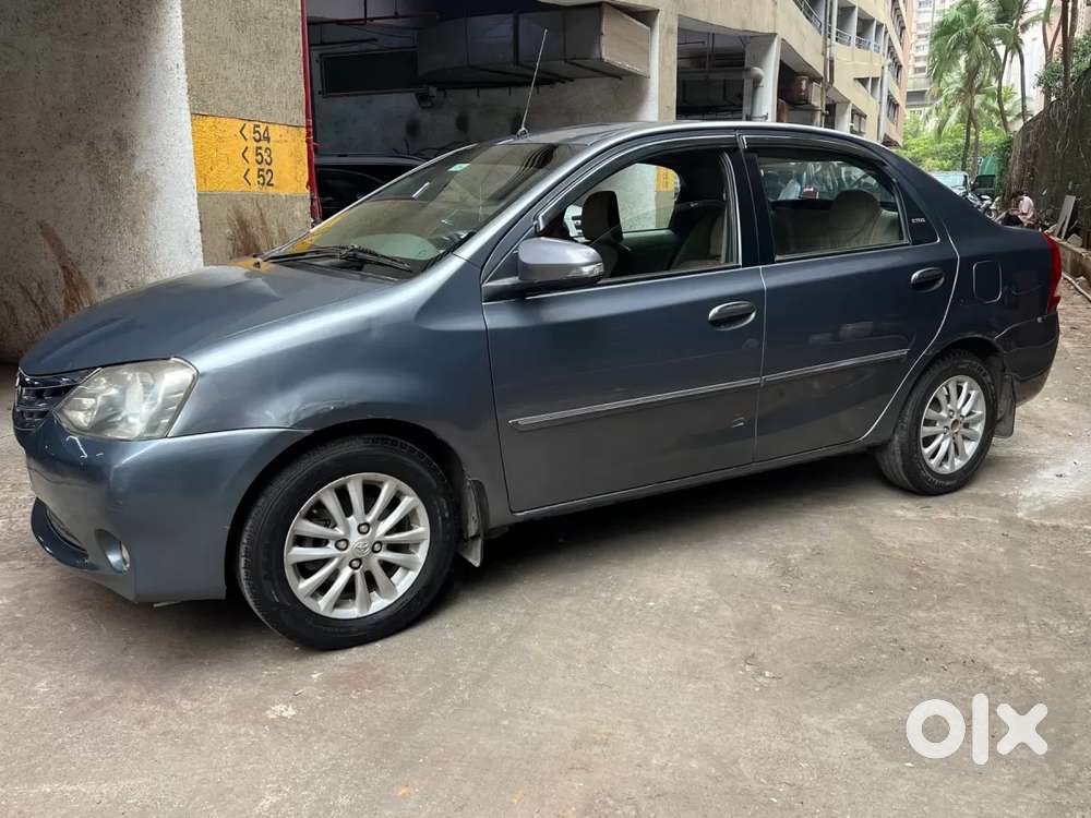 Toyota Etios 1.5 V, 2013, Petrol