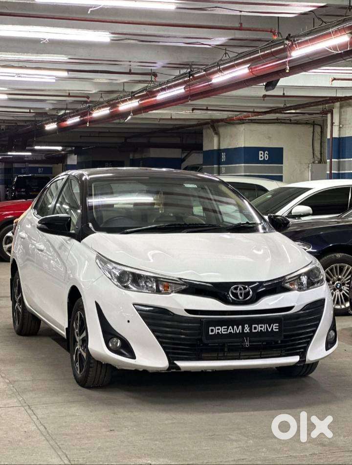 Toyota Yaris V Cvt, 2020, Petrol
