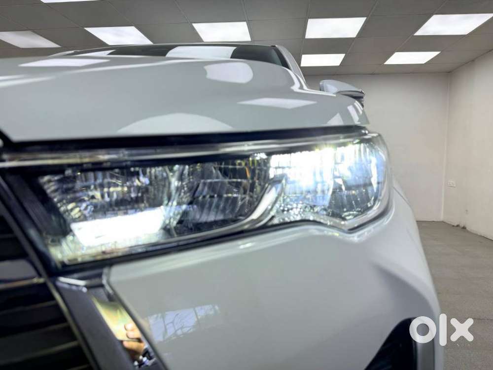 Toyota Innova Hycross 2.0 Zx Hybrid 7 Str, 2025, Petrol