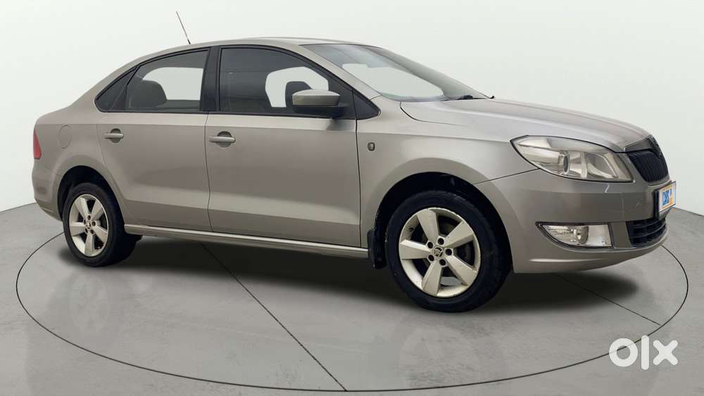 Skoda Rapid 1.6 Mpi Mt Elegance Plus, 2015, Petrol