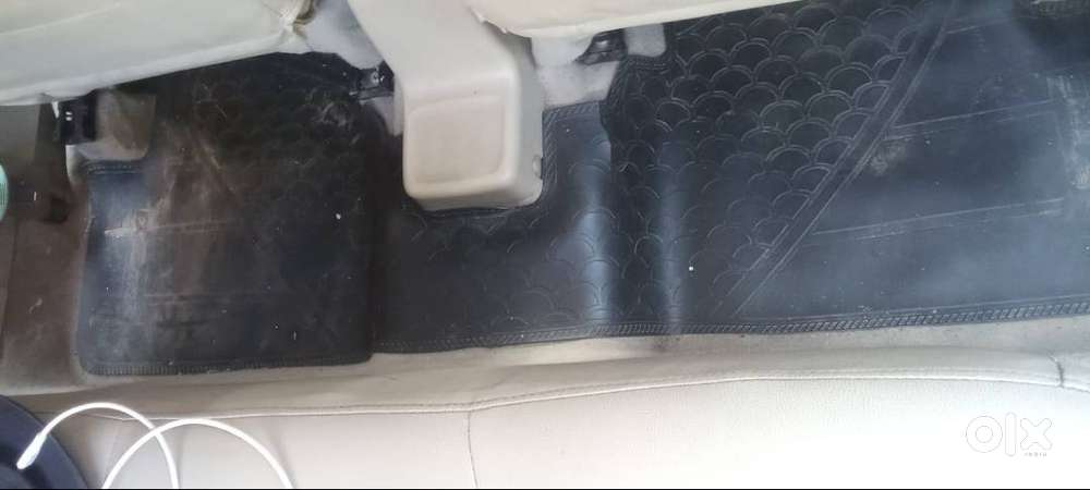 Maruti Suzuki Swift Dzire (2012)(petrol)