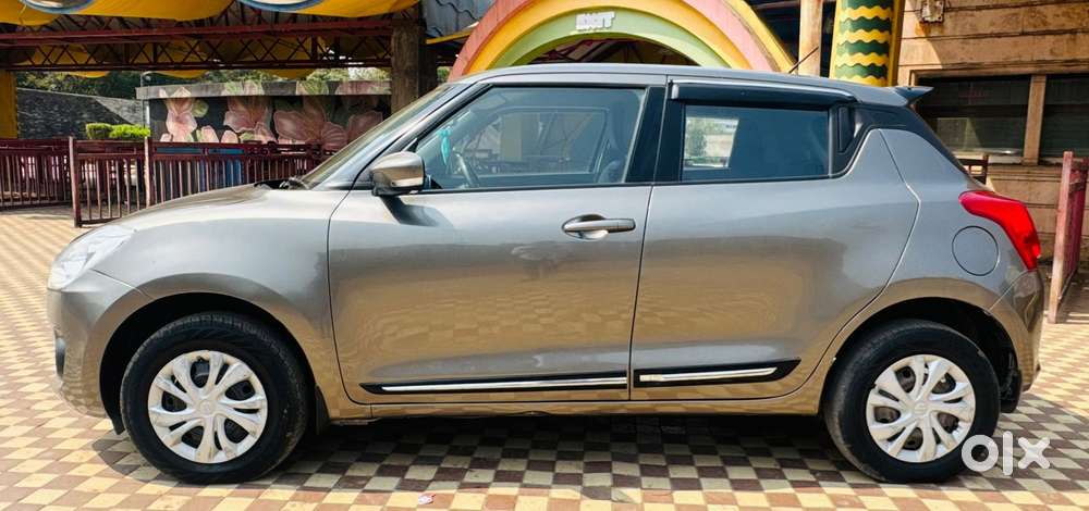 Maruti Suzuki Swift Vxi + Manual, 2023, Petrol