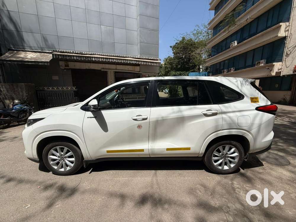 Toyota Innova Hycross 2.0 Vx Hybrid 7 Str, 2023, Petrol