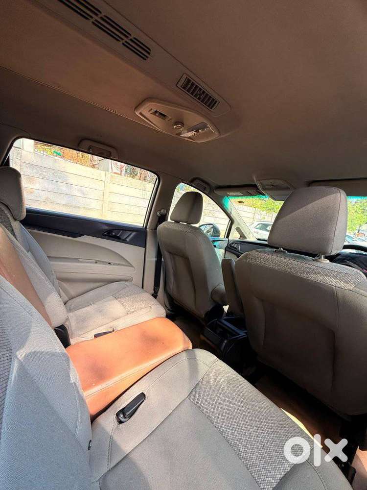 Mahindra Marazzo M2, 2018, Diesel