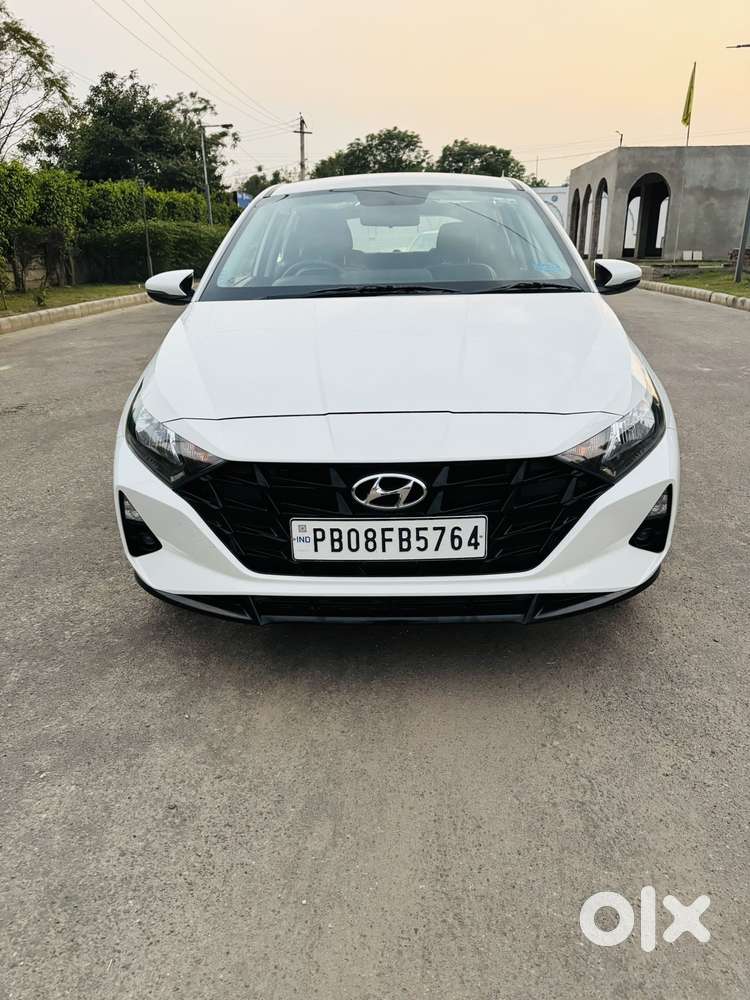 Hyundai I20 Sportz 1.2 Ivt, 2023, Petrol