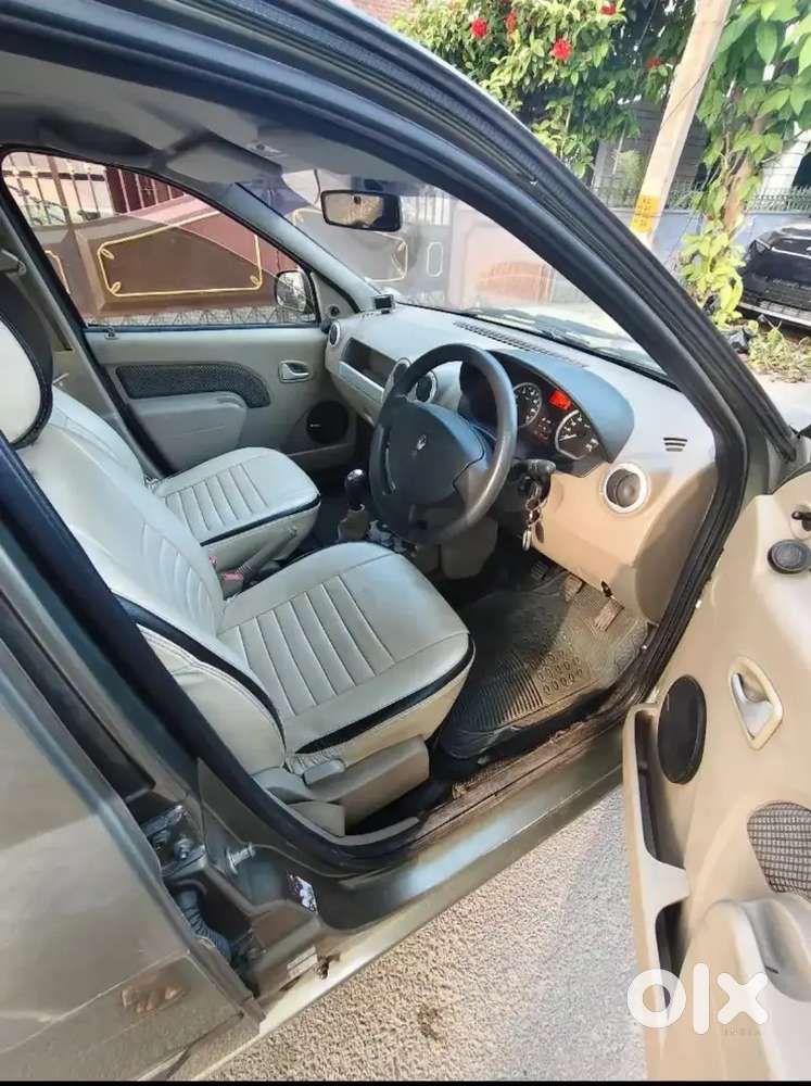 Mahindra Renault Logan 2010