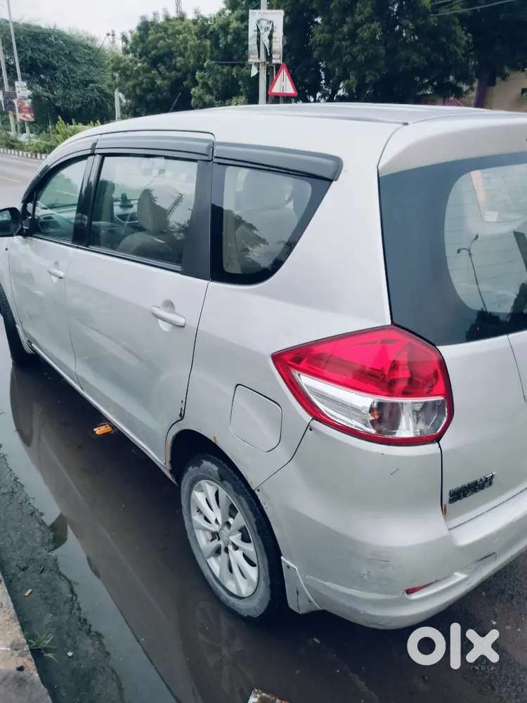 Maruti Suzuki Ertiga Zxi 2013