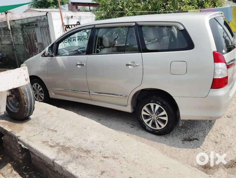 Toyota Innova Diesel 2.5 2015