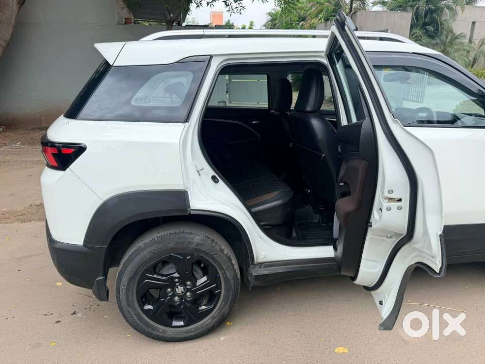 Maruti Suzuki Brezza 1.5 Zxi At Smart Hybrid, 2023, Petrol