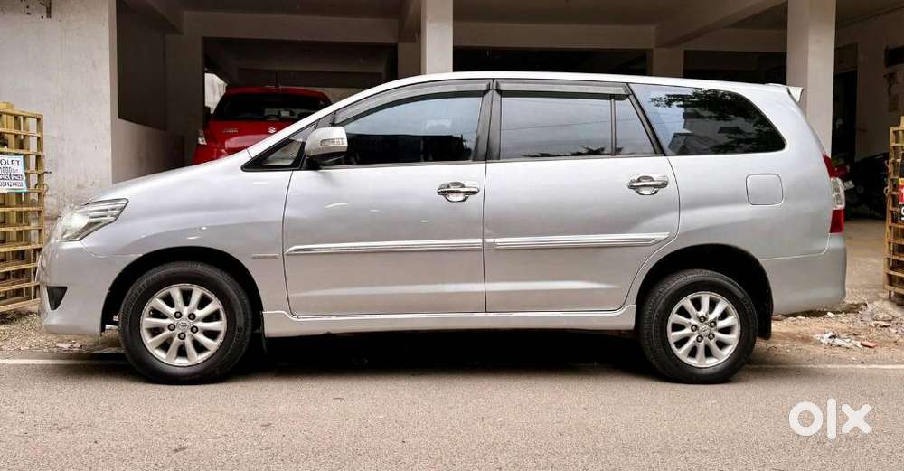 Toyota Innova 2.5 V 8 Str, 2013, Diesel