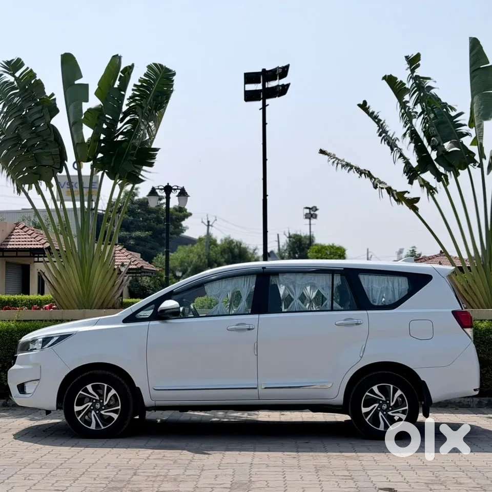 Toyota Innova Crysta, 2025, Diesel