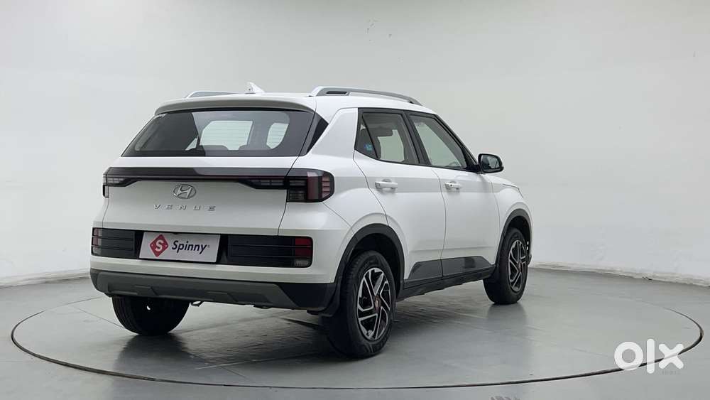 Hyundai Venue 1.2 S (o), 2024, Petrol