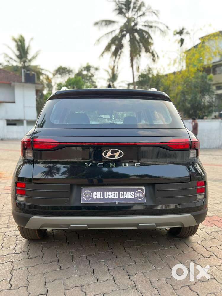 Hyundai Venue 1.0 Sx (o) Turbo Dual Tone, 2024, Petrol