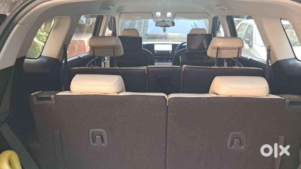 Kia Carens Luxury Fully Loaded Petrol Well Maintained